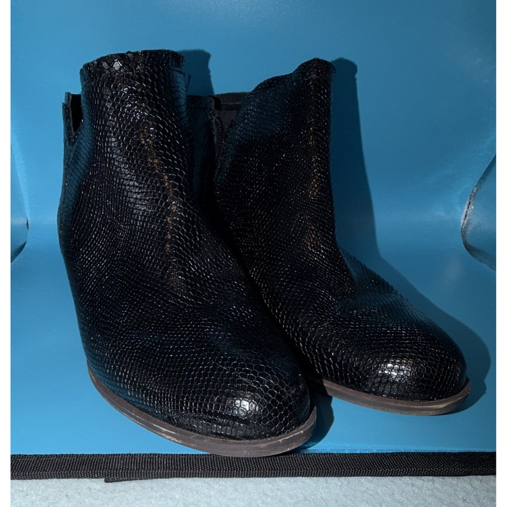 Women's Black Embossed Snake Ankle Bootie Round Toe Zip Block Heel US 9